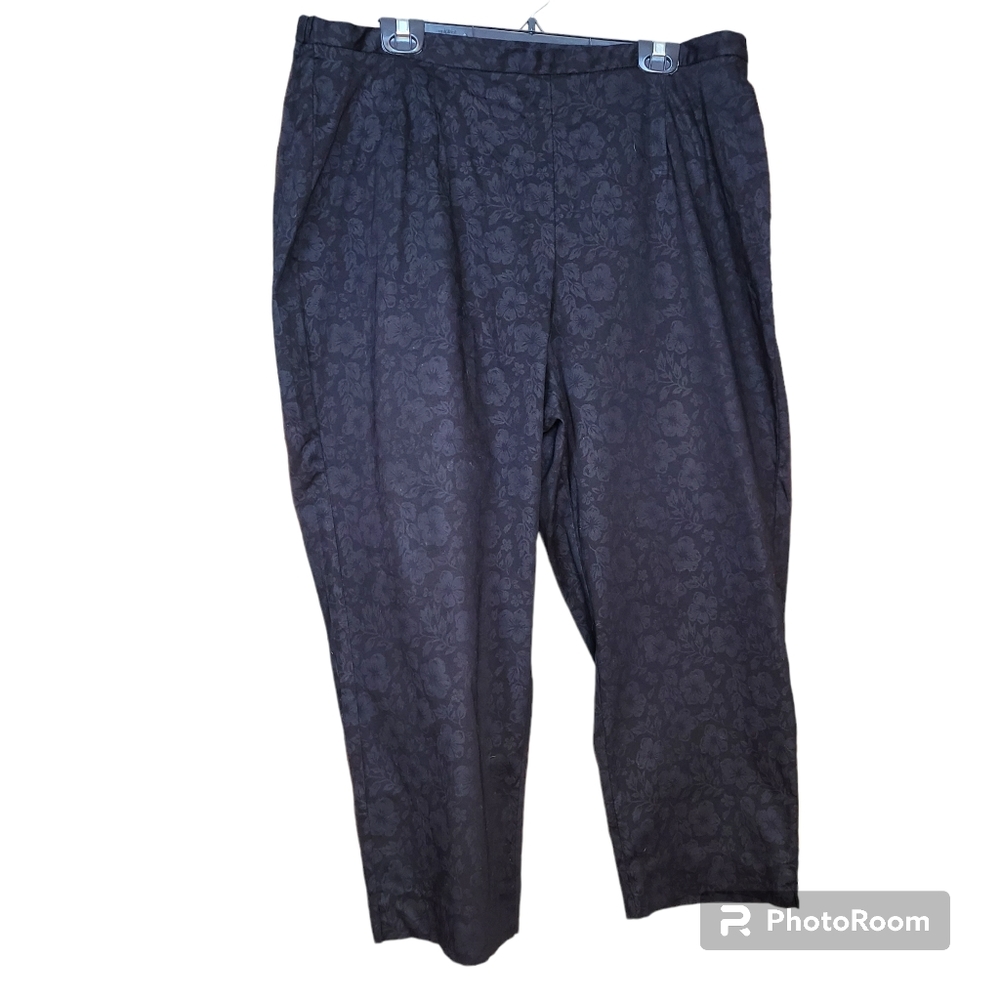 Emme Cotton Capri Pants Black Subtle Gray Floral Print Elasticized Waist Size 20